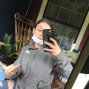 Meet your Posher, Kara